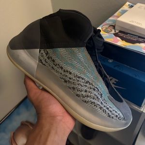 Yeezy Quantum Teal Blue